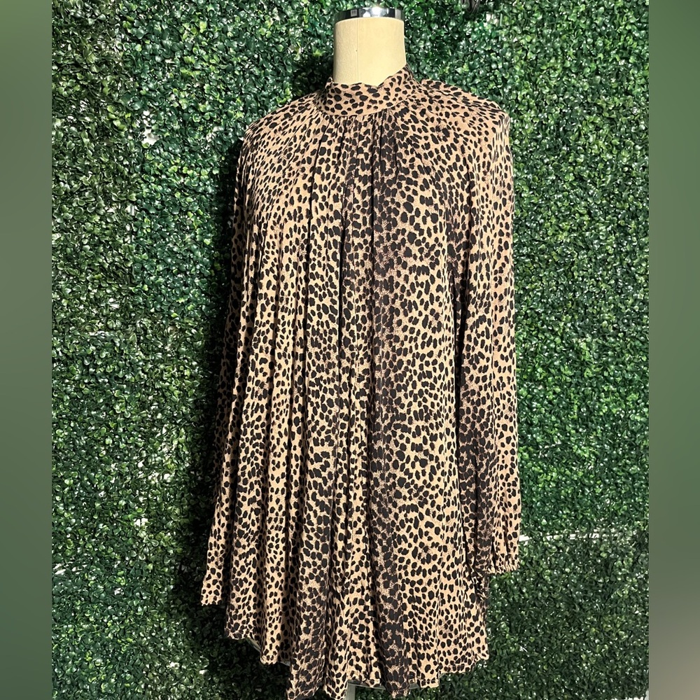 H&M Leopard Long sleeve Baby doll dress Size 6 PERFECT FOR FALL WITH BOOTS!